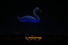 &Uuml;ber 1.000 Drohnen tanzen &uuml;ber Berlin: DroneArt Show kehrt im April zur&uuml;ck